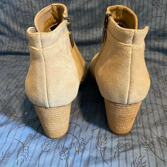 Blondo waterproof inside zip suede wedge size 7.5 - Picture 3 of 5